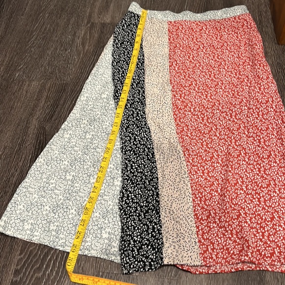 Skirt- Skies are Blue - Picture 8 of 9